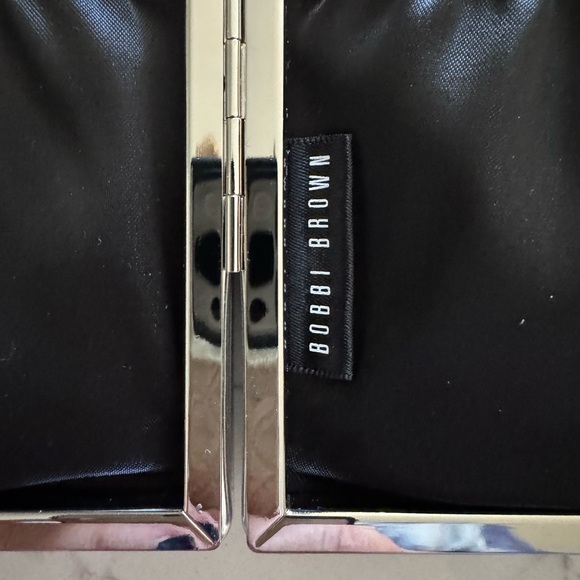 Bobby Brown Silver Travel Makeup Brush Set - Picture 10 of 10